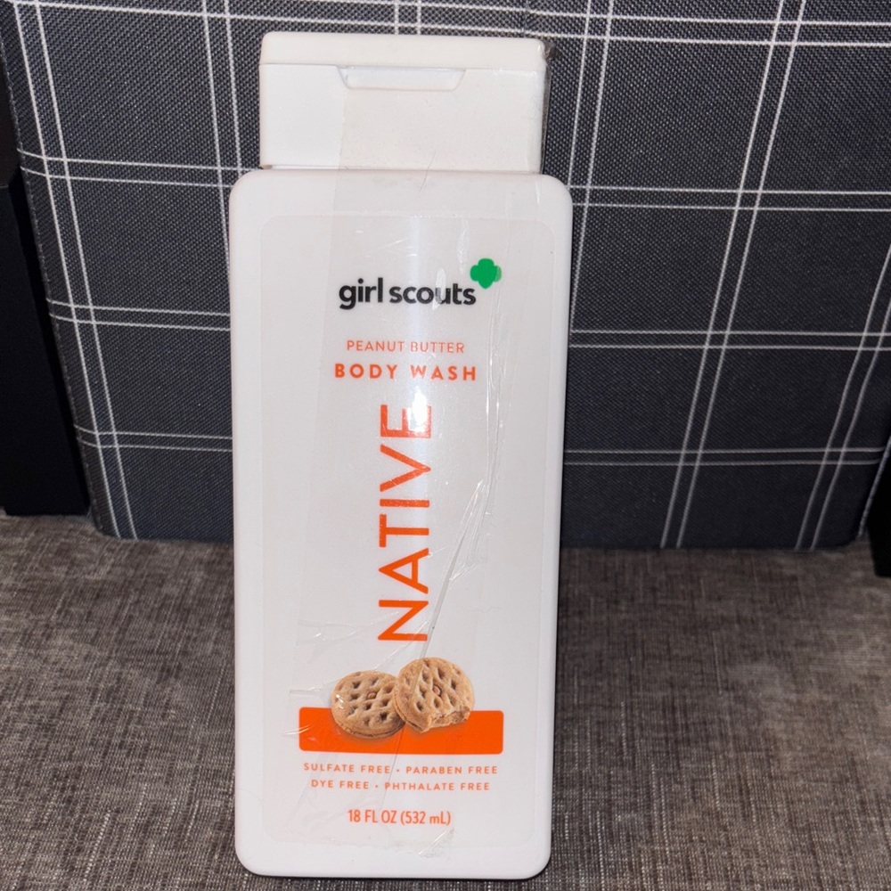 Native Peanut Butter Body Wash - Cream and Orange